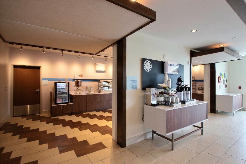 Holiday Inn Express & Suites Fond Du Lac By Ihg Exterior photo